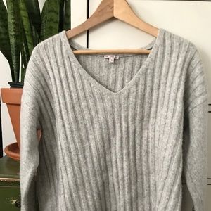 Gap Women's V-Neck Sweater XL